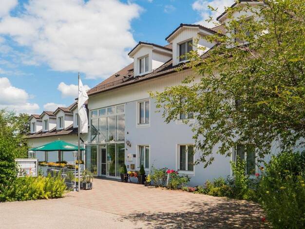 Hotel zur Miete provisionsfrei 36 Zimmer 313,7 m² Gastrofläche 3.800 m² Grundstück Paulushofen Beilngries 92339