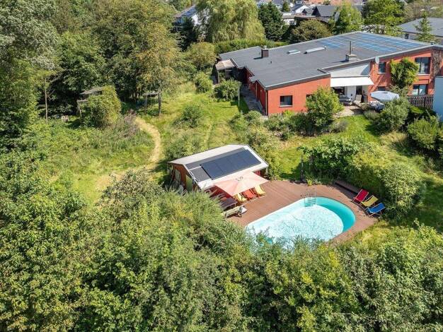 Villa zum Kauf provisionsfrei 1.650.000 € 13 Zimmer 639 m² 3.076 m² Grundstück Daimlerstr. 14 Neuhof Taunusstein Neuhof 65232
