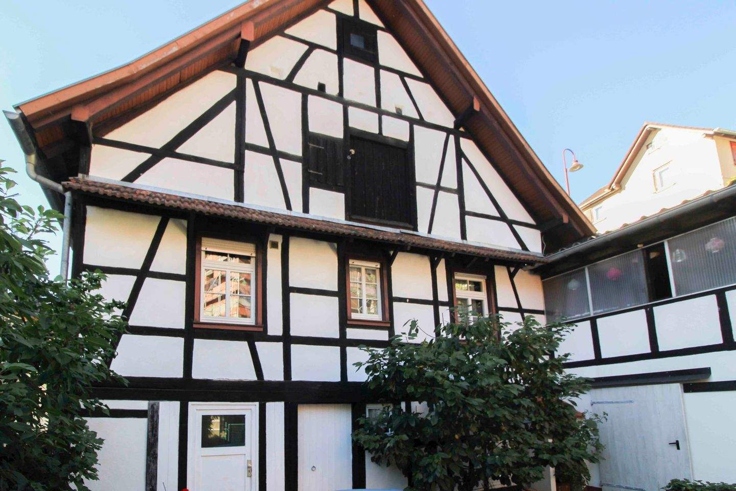 Immobilie in Forbach - Kernsaniertes Einfamilienhaus mit Einliegerwohnung in Citylage - Bild 1