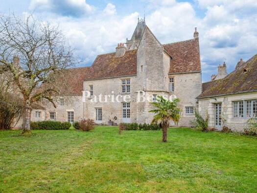 Reihenmittelhaus zum Kauf 675.000 € 10 Zimmer 323 m² 4.745 m² Grundstück Falaise 14700