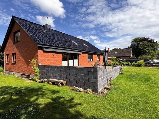 Einfamilienhaus zum Kauf 440.000 € 3 Zimmer 125 m² 652 m² Grundstück Schleswig 24837