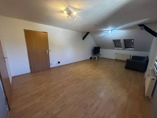Wohnung zur Miete 225 € 2 Zimmer 48 m² 3 Geschosse frei ab 01.12.2025 Bornaer Straße 84 Borna-Heinersdorf Chemnitz 09114