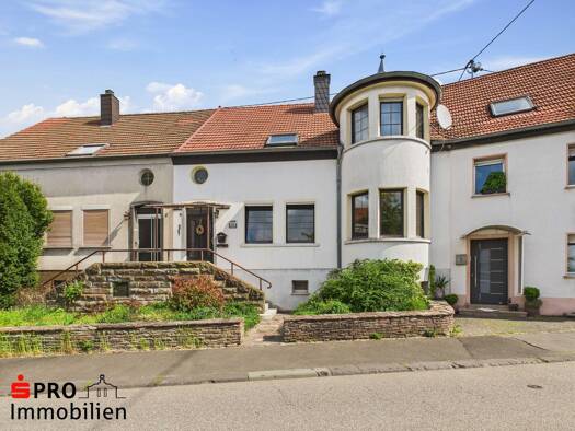 Reihenmittelhaus zum Kauf 155.000 € 6 Zimmer 142 m² 301 m² Grundstück frei ab sofort Neunkirchen 66540