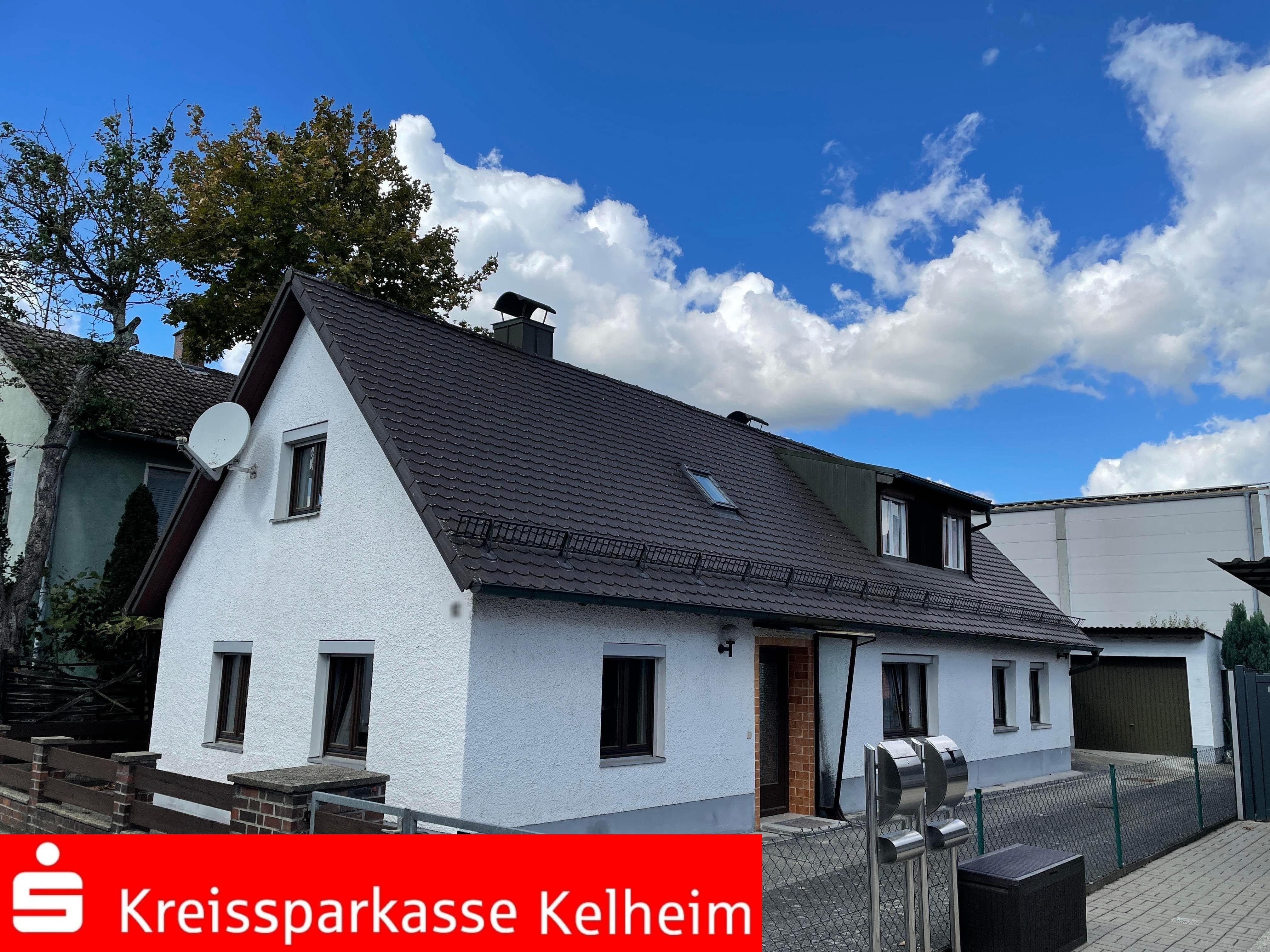 Einfamilienhaus zum Kauf 299.000 € 5 Zimmer 90 m²<br/>Wohnfläche 333 m²<br/>Grundstück ab sofort<br/>Verfügbarkeit Abensberg Abensberg 93326