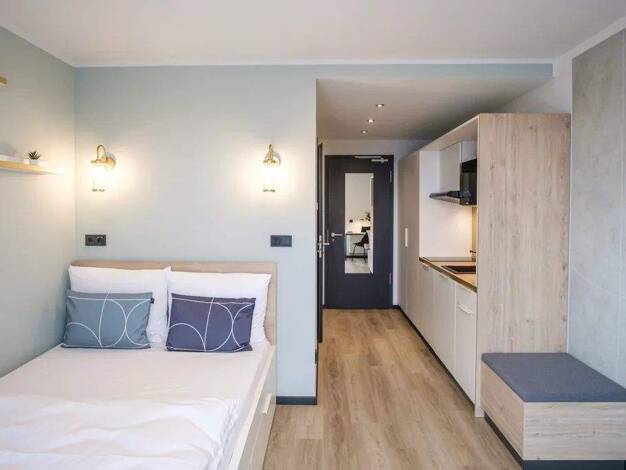 Wohnung zur Miete 1.735 € 1 Zimmer 23 m² frei ab sofort Pestalozzistraße 5 Pankow Pankow 13187