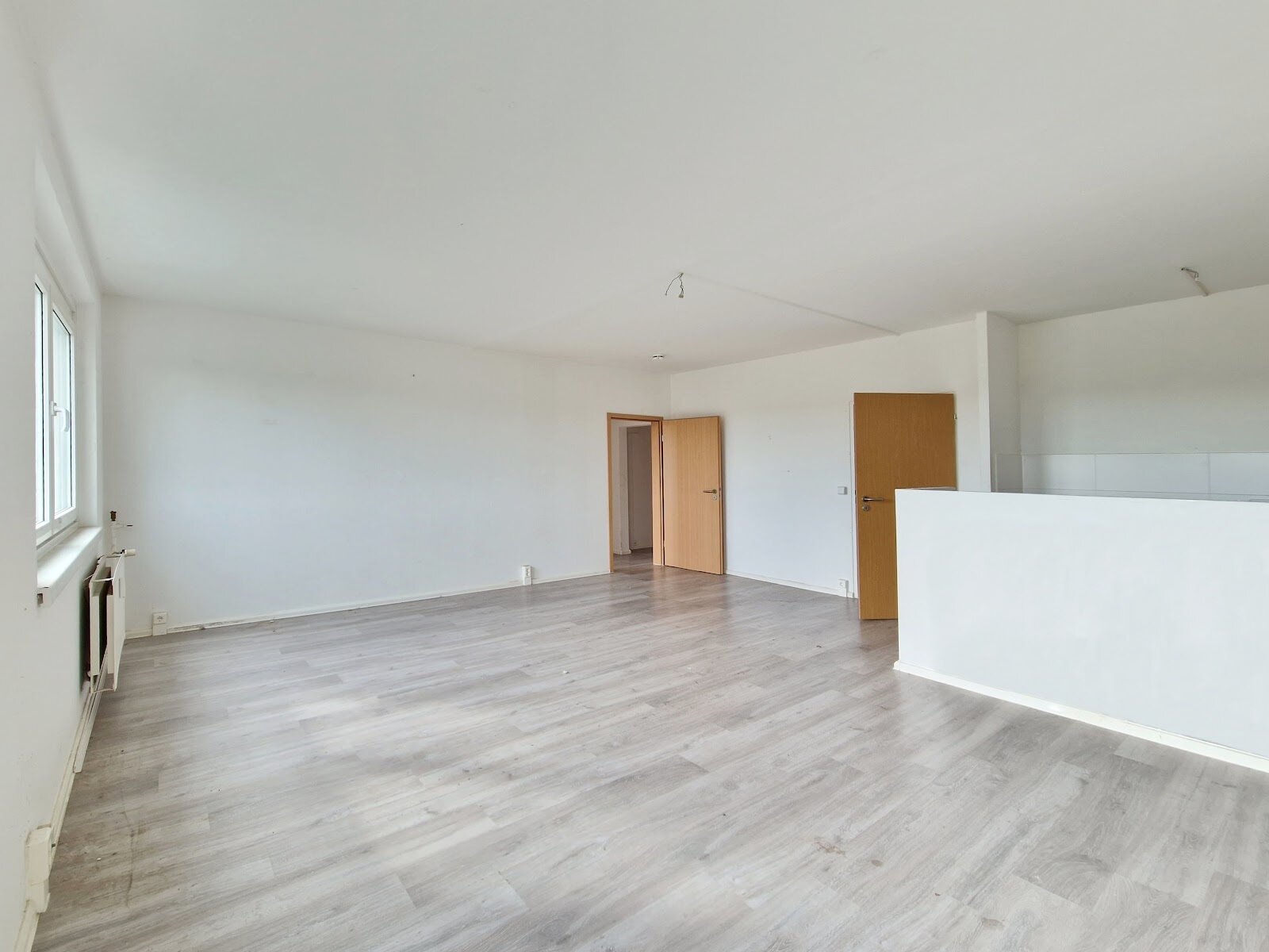 Wohnung zur Miete 425 € 4 Zimmer 92,3 m²<br/>Wohnfläche 5.<br/>Geschoss Marie-Tilch-Straße 37 Hutholz 645 Chemnitz 09123