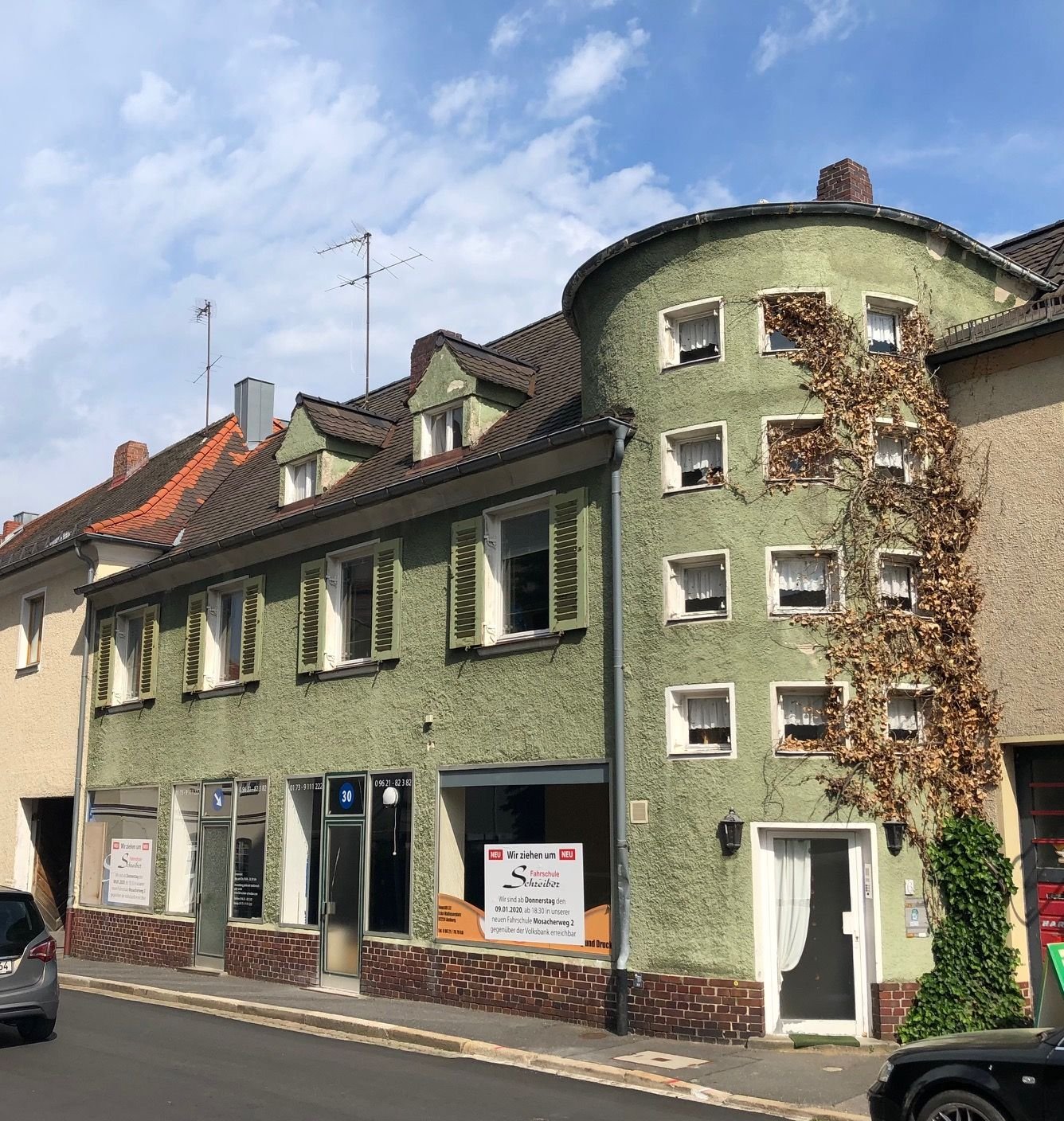 Mehrfamilienhaus zum Kauf provisionsfrei 265.000 € 10 Zimmer 266 m²<br/>Wohnfläche 361 m²<br/>Grundstück ab sofort<br/>Verfügbarkeit Dreifaltigkeit Amberg 92224