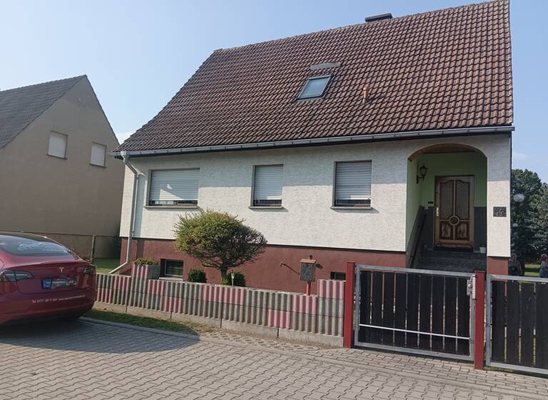 Einfamilienhaus zum Kauf 229.000 € 5 Zimmer 136 m²<br/>Wohnfläche 2.496 m²<br/>Grundstück Tettau 01945