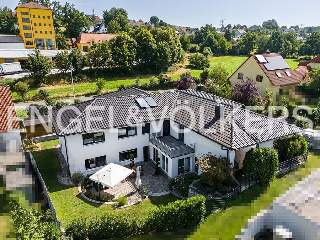 Bungalow zum Kauf 870.000 € 8 Zimmer 216 m²<br/>Wohnfläche 1.080 m²<br/>Grundstück ab sofort<br/>Verfügbarkeit Neunkirchen Neunkirchen a.Brand 91077