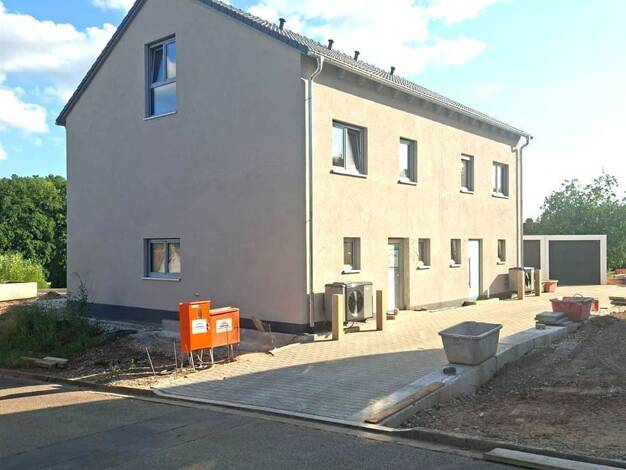 Doppelhaushälfte zur Miete - Erstbezug 1.500 € 5 Zimmer 136 m² 191 m² Grundstück frei ab 01.09.2026 Müncherlbach Heilsbronn 91560
