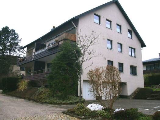 Wohnung zum Kauf 250.000 € 3 Zimmer 90 m² frei ab 01.06.2026 Bad Pyrmont 31812