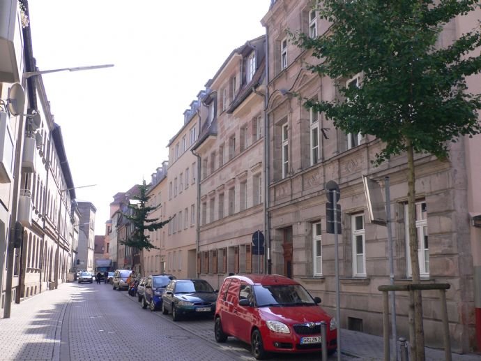 Wohnung zur Miete 695 € 3 Zimmer 73,6 m²<br/>Wohnfläche 3.<br/>Geschoss 01.02.2025<br/>Verfügbarkeit Wasserstr. Altstadt / Innenstadt 16 Fürth 90762