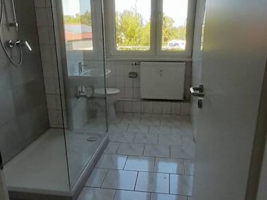 Wohnung zur Miete 675 € 4 Zimmer 79,9 m² EG frei ab sofort Großpriesligk Groitzsch 04539