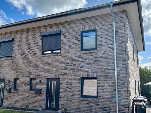 Doppelhaushälfte zur Miete 2.150 € 5 Zimmer 140,9 m² 430 m² Grundstück frei ab 01.11.2026 Henstedt-Ulzburg 24558