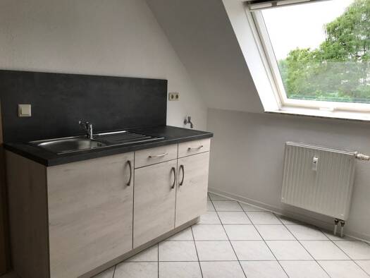 Wohnung zur Miete 255 € 2 Zimmer 40 m² 4. Geschoss frei ab 14.09.2026 Clausstraße 98 Lutherviertel Chemnitz 09126