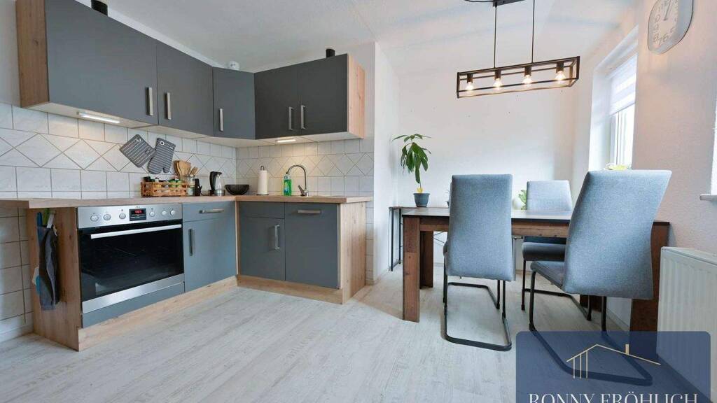 Wohnung zur Miete 329 € 2 Zimmer 58 m² 2. Geschoss frei ab 01.05.2026 Thum 09419