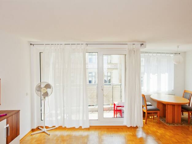 Wohnung zur Miete 1.307 € 2 Zimmer 77 m² 4. Geschoss frei ab 15.09.2025 Mitte Berlin 10178