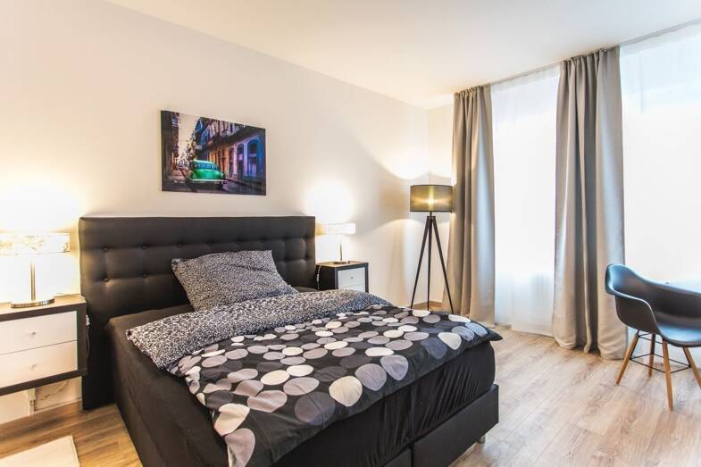 WG-Zimmer zur Miete Wohnen auf Zeit 600 € 15 m² EG frei ab sofort Uhlandstraße 00 EGli Ostend Frankfurt am Main 60314