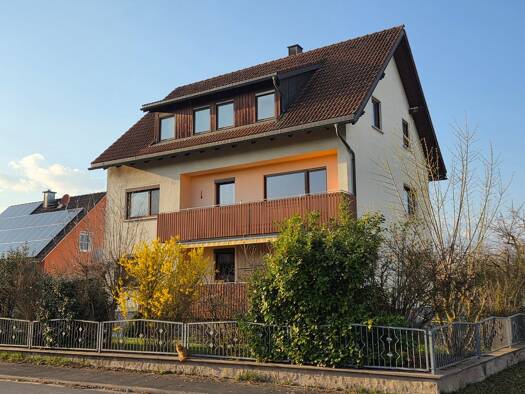 Mehrfamilienhaus zum Kauf provisionsfrei 450.000 € 8 Zimmer 195 m² 858 m² Grundstück Elsendorf Schlüsselfeld 96132
