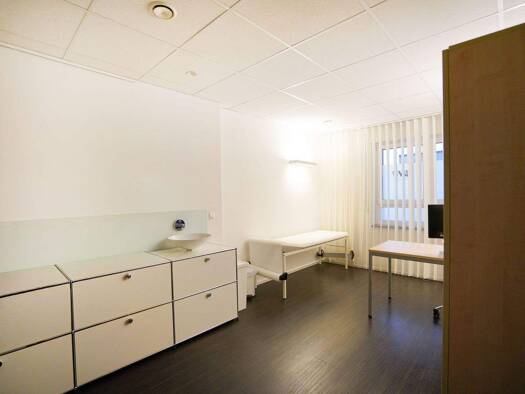 Praxis zum Kauf 549.000 € 4 Zimmer 181 m² Bürofläche teilbar ab 181 m² Innenstadt Erlangen 91052