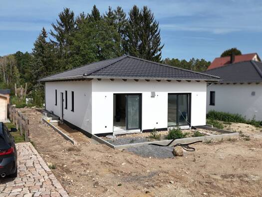 Bungalow zum Kauf - Erstbezug 575.000 € 4 Zimmer 109 m² 499 m² Grundstück Teublitz Teublitz 93158