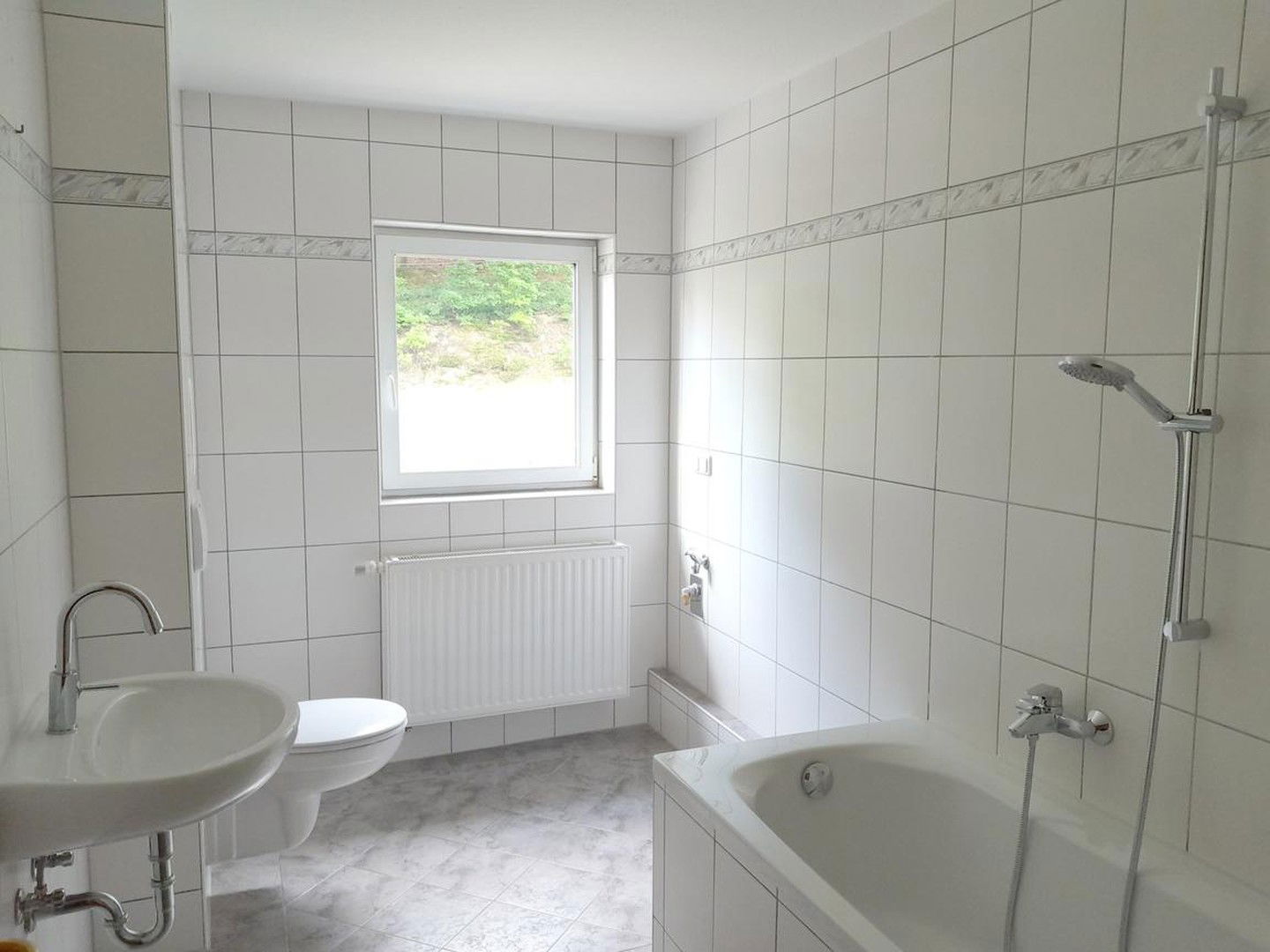 Wohnung zur Miete 380 € 3 Zimmer 69 m²<br/>Wohnfläche 1.<br/>Geschoss ab sofort<br/>Verfügbarkeit Grünhain Grünhain-Beierfeld 08344