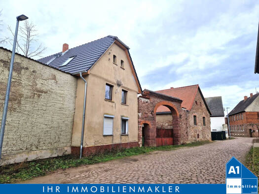 Einfamilienhaus zum Kauf 160.000 € 5 Zimmer 150 m² 769 m² Grundstück Nauendorf Wettin-Löbejün OT Nauendorf 06193