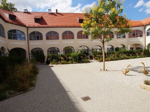 Wohnung zur Miete 935 € 3 Zimmer 106 m² 1. Geschoss Geltolfing Aiterhofen 94330