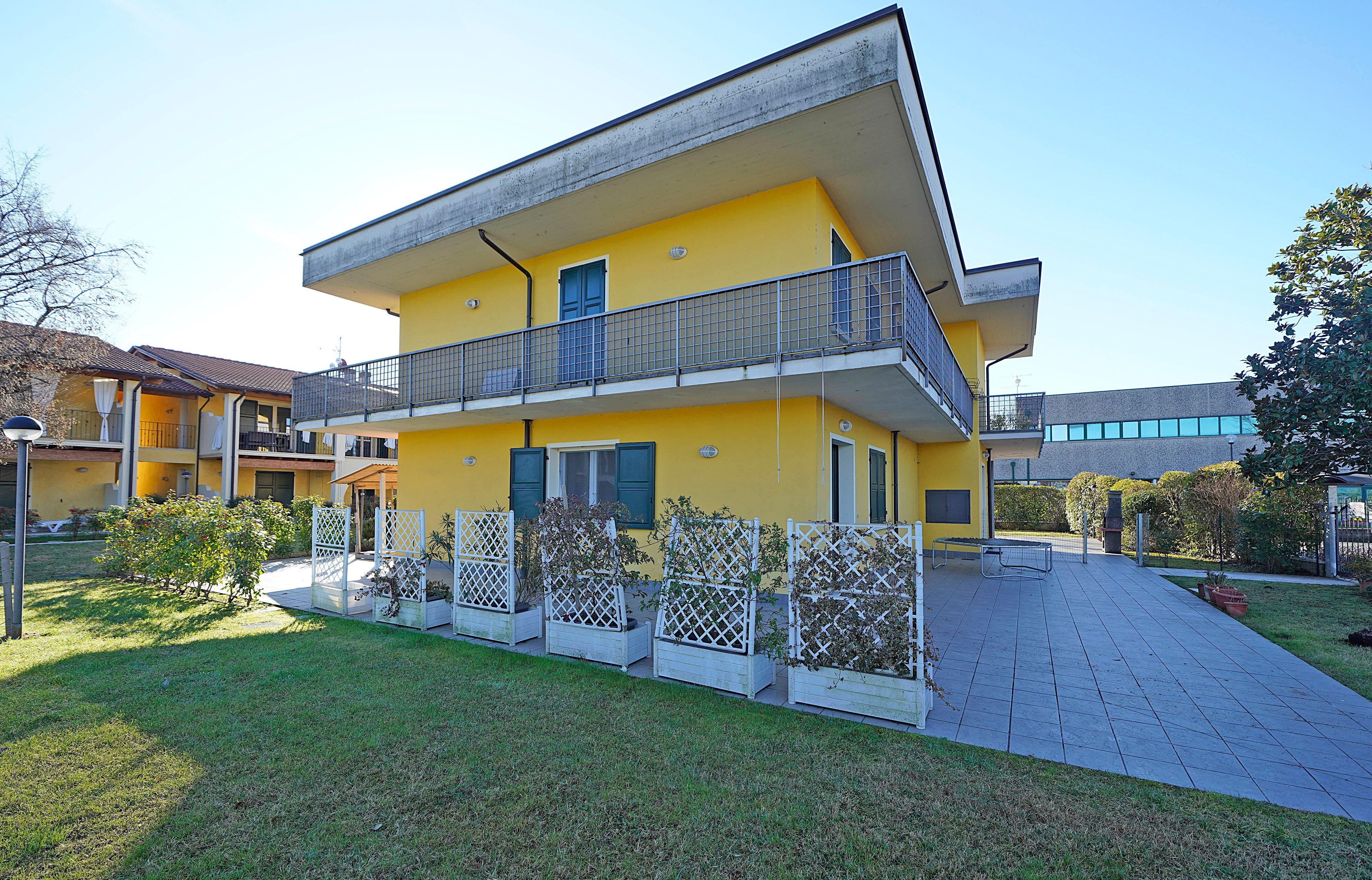 Doppelhaushälfte zum Kauf 385.000 € 5 Zimmer 145 m²<br/>Wohnfläche ab sofort<br/>Verfügbarkeit Via Rovaroli di Sotto Manerba del Garda