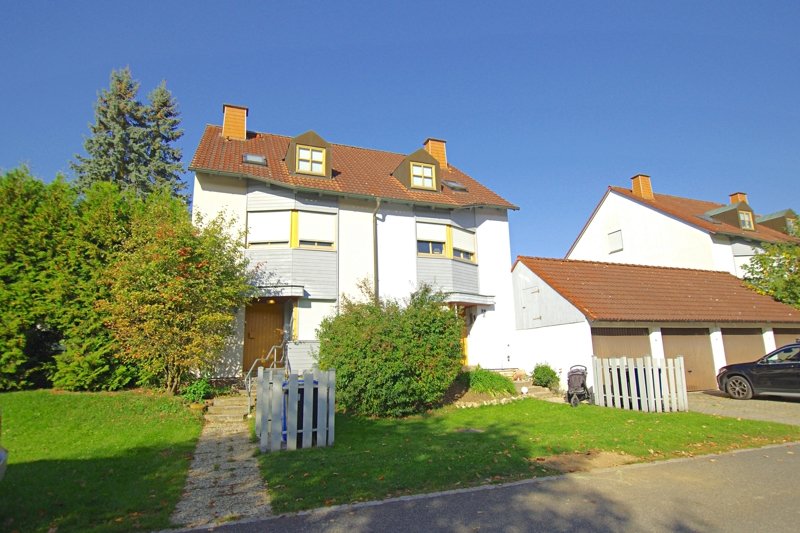 Mehrfamilienhaus zum Kauf 399.000 € 8 Zimmer 266 m²<br/>Wohnfläche 877 m²<br/>Grundstück Velburg Velburg 92355