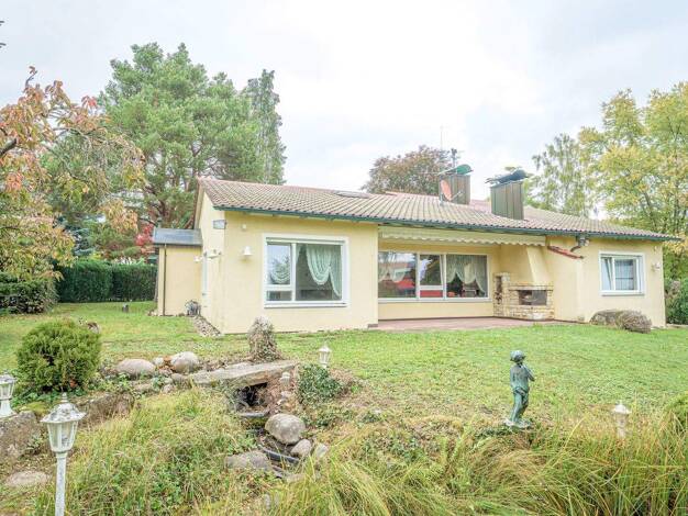 Bungalow zum Kauf 799.800 € 4 Zimmer 162 m² 1.100 m² Grundstück Waldenbuch 71111