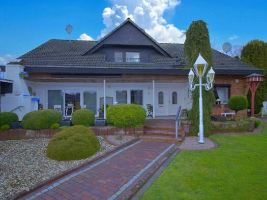 Einfamilienhaus zum Kauf 299.000 € 6 Zimmer 206,3 m² 1.574 m² Grundstück Burg 25712