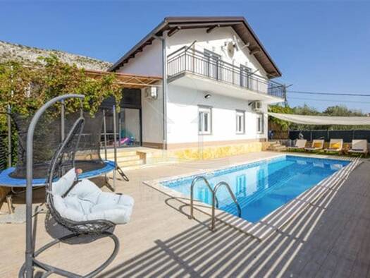 Villa zum Kauf 690.000 € 9 Zimmer 240 m² 490 m² Grundstück Omiš 21310