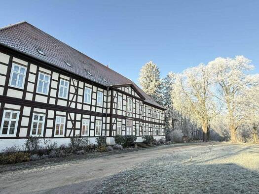 Mehrfamilienhaus zum Kauf provisionsfrei 860.000 € 32 Zimmer 1.450 m² 64.296 m² Grundstück Zühr Wittenburg 19243