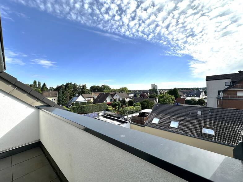 Wohnung zum Kauf 305.000 € 3 Zimmer 65,1 m² Dachgeschoss, 3. Geschoss frei ab sofort Solinger Str. Immigrath Langenfeld (Rheinland) 40764