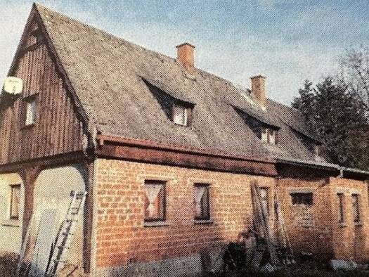 Einfamilienhaus zum Kauf 36.000 € 4 Zimmer 105 m² 490 m² Grundstück frei ab sofort Oelsnitzer Straße 4 Planschwitz Oelsnitz 08606