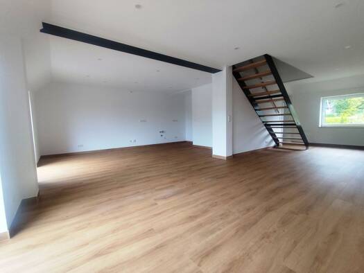 Maisonette zur Miete 900 € 2,5 Zimmer 84 m² Geschoss 1/2 frei ab 01.10.2026 Trier-West-Pallien Trier 54293