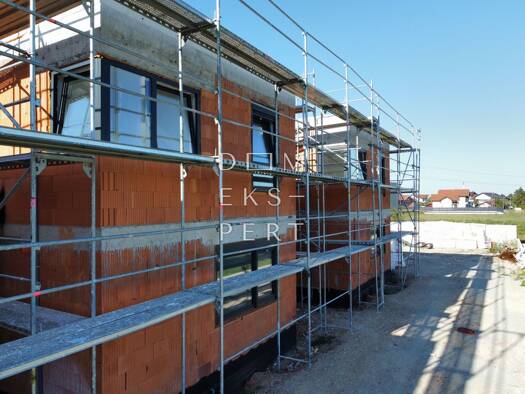 Einfamilienhaus zum Kauf 310.000 € 5 Zimmer 161 m² Donji Stupnik 10430