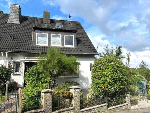 Doppelhaushälfte zum Kauf 320.000 € 6 Zimmer 150 m² 437 m² Grundstück Vohwinkel Wuppertal 42329