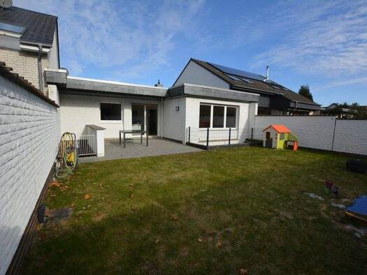 Einfamilienhaus zum Kauf 390.000 € 3,5 Zimmer 110 m² 317 m² Grundstück frei ab 01.08.2026 Burgdorf 31303