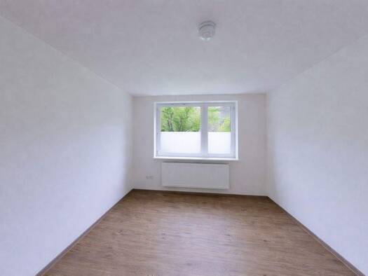 Wohnung zur Miete 1.405 € 4 Zimmer 72 m² EG frei ab 01.04.2026 Stuntzstraße Bogenhausen München 81677