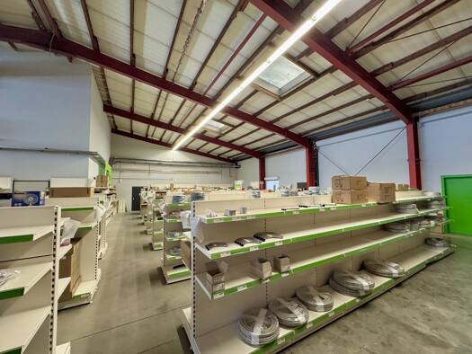 Lagerhalle zur Miete 1.450 € 348 m² Lagerfläche Gladbach Neuwied 56566