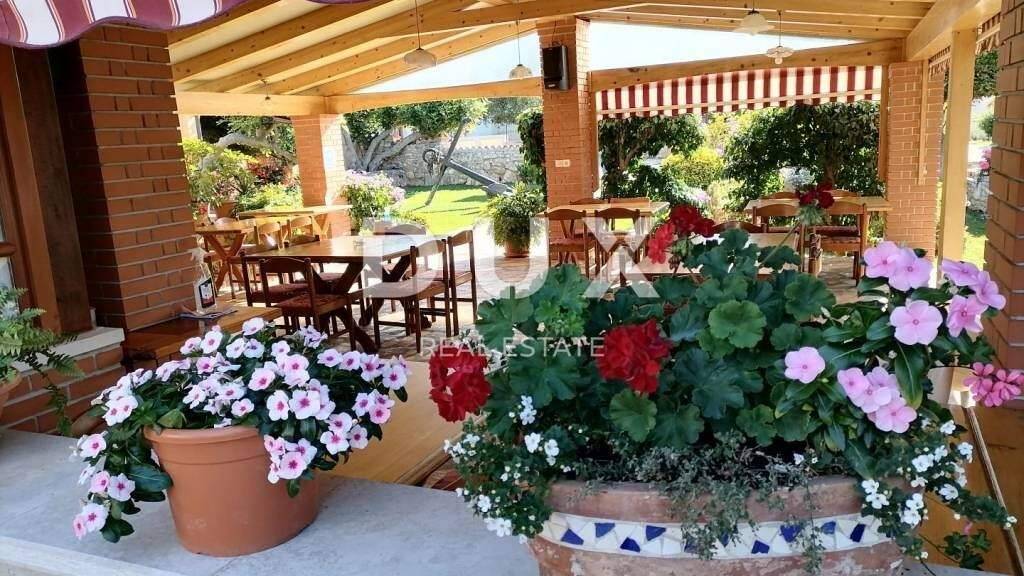 Ladenfläche zum Kauf 675.000 € 4 Zimmer Banjole