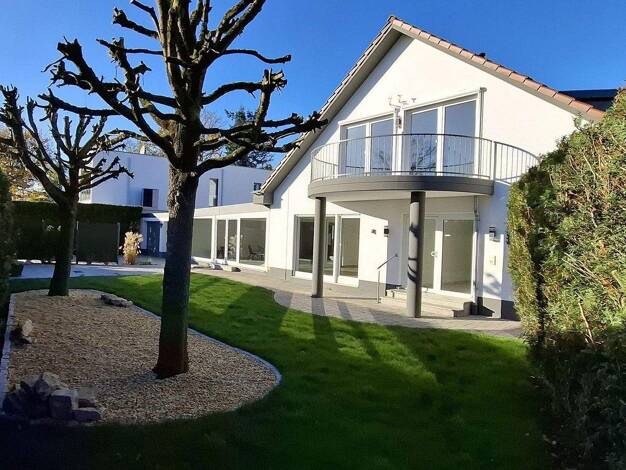 Mehrfamilienhaus zum Kauf provisionsfrei 1.990.000 € 14 Zimmer 525,1 m² 993 m² Grundstück Auf dem Niederberg 26 - 26a Hangelar Sankt Augustin 53757