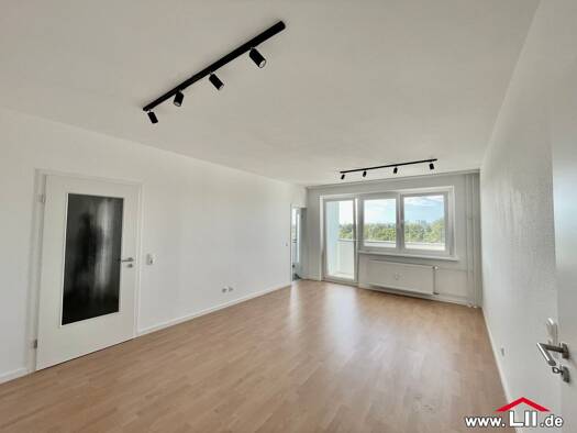 Wohnung zum Kauf 330.000 € 3 Zimmer 78,9 m² 8. Geschoss Hausen Frankfurt am Main 60488
