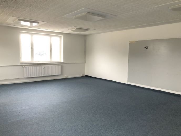 Bürofläche zur Miete provisionsfrei 2,90 € 77,3 m²<br/>Bürofläche ab 25,6 m²<br/>Teilbarkeit Kurze Straße 18 Niederwiesa Niederwiesa 09577