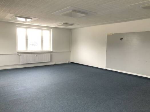 Bürofläche zur Miete provisionsfrei 3 € 77,3 m² Bürofläche teilbar ab 25,6 m² Kurze Straße 18 Niederwiesa Niederwiesa 09577