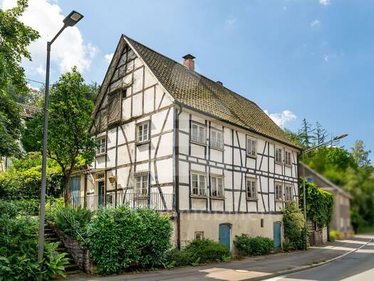 Einfamilienhaus zum Kauf 249.000 € 7 Zimmer 152 m² 511 m² Grundstück Becke Gummersbach 51647