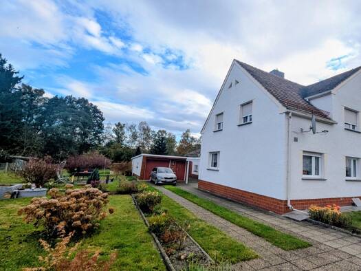 Doppelhaushälfte zum Kauf 179.000 € 5 Zimmer 116 m² 1.787 m² Grundstück Weißwasser 02943