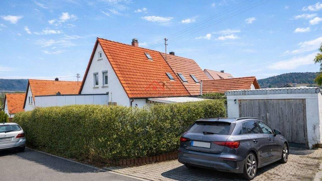 Doppelhaushälfte zum Kauf 279.000 € 4,5 Zimmer 97 m² 237 m² Grundstück Nendingen Tuttlingen / Nendingen 78532
